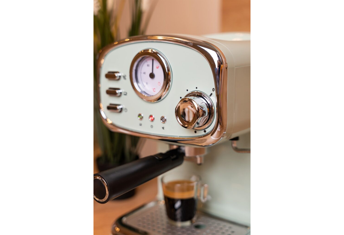 Απεικονίζεται η καφετιέρα